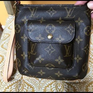 NEW STRAP!!! Louis Vuitton Mono Partition Wristlet